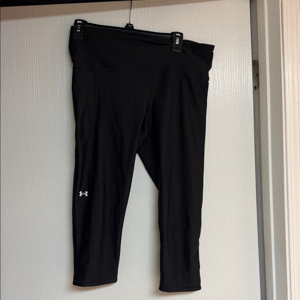 Under Armour Black Capris Women’s Sz XL compression heat gear